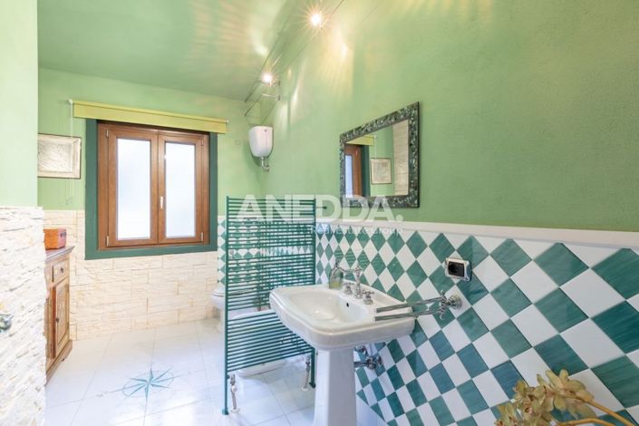 Image No.24-4 Bed House for sale