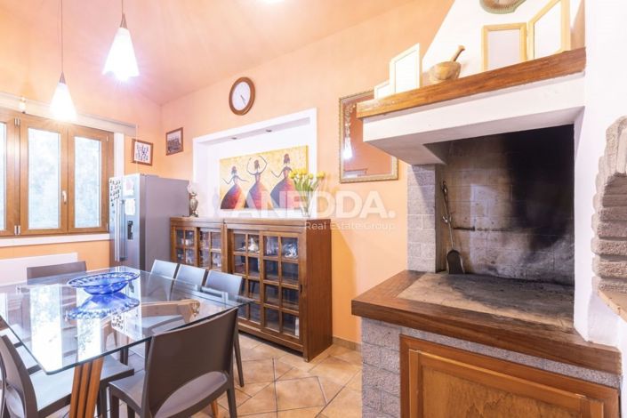 Image No.27-4 Bed House for sale