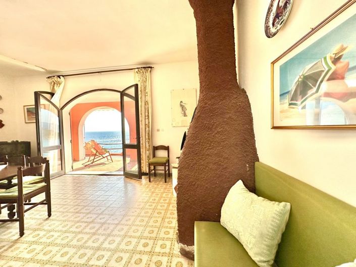 Image No.21-4 Bed House for sale