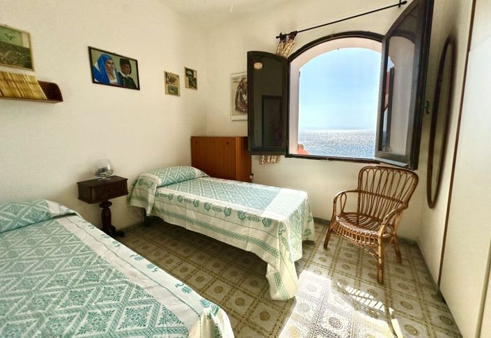 Image No.27-4 Bed House for sale