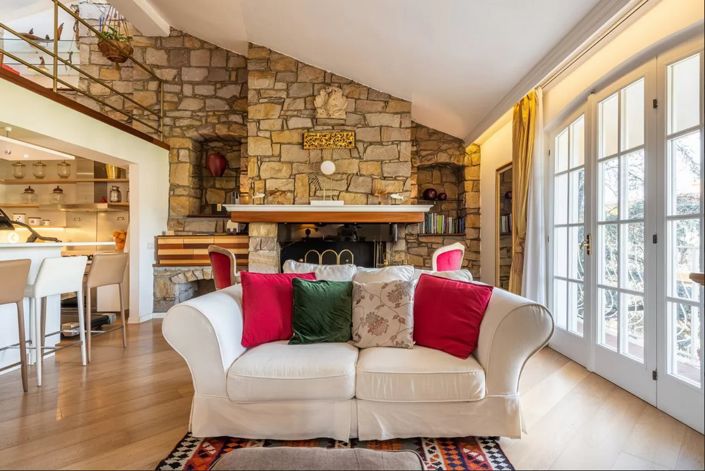 Image No.17-7 Bed House for sale