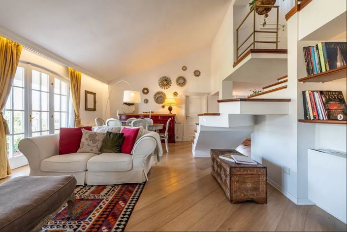 Image No.18-7 Bed House for sale