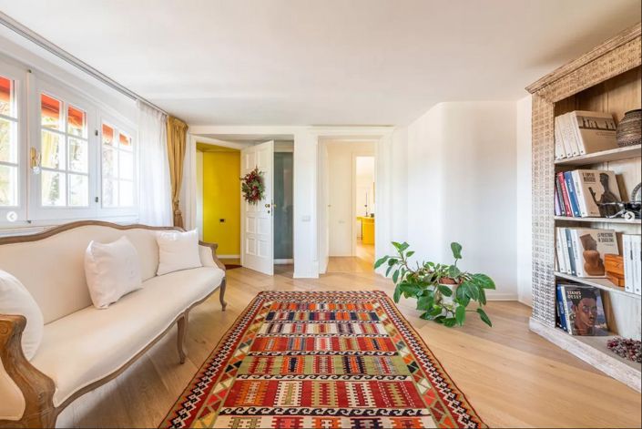 Image No.23-7 Bed House for sale