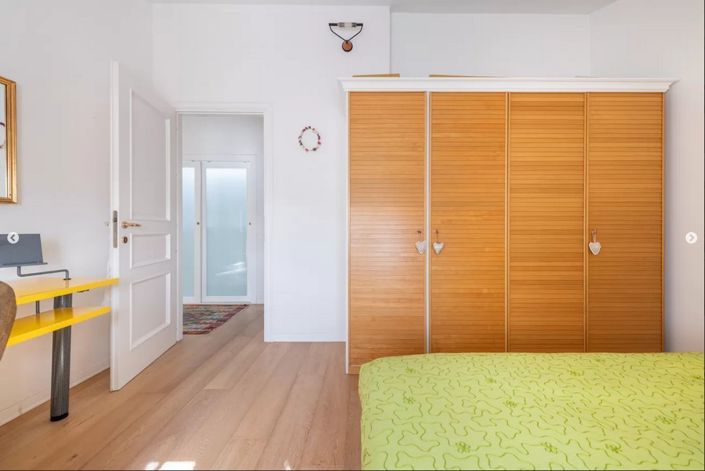 Image No.30-7 Bed House for sale