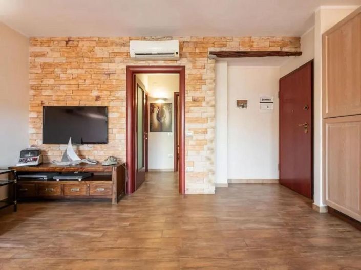 Image No.20-2 Bed Apartment for sale