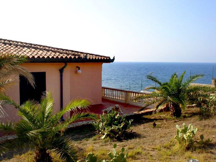 Image No.2-8 Bed House for sale