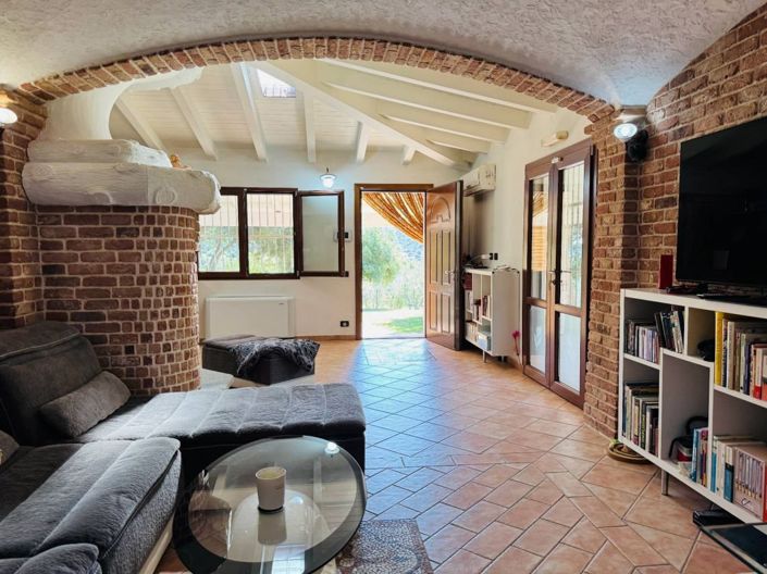 Image No.14-4 Bed House for sale