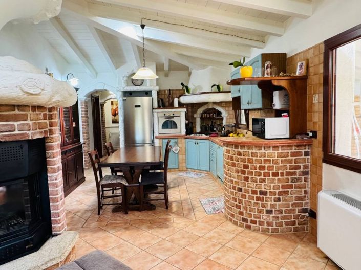 Image No.15-4 Bed House for sale