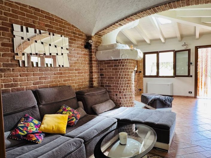 Image No.18-4 Bed House for sale