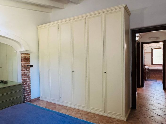 Image No.26-4 Bed House for sale