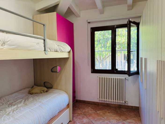 Image No.28-4 Bed House for sale