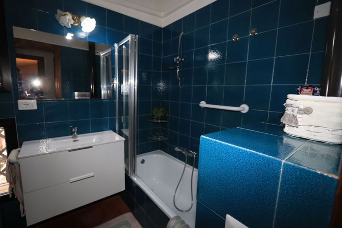 Image No.17-5 Bed House for sale