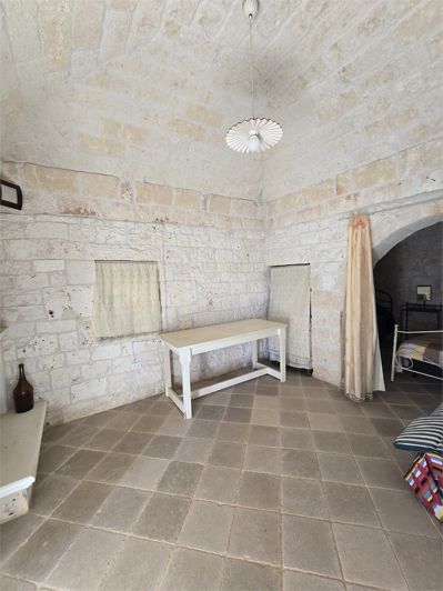 Image No.10-1 Bed House for sale