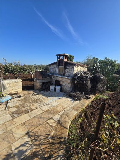 Image No.30-1 Bed House for sale