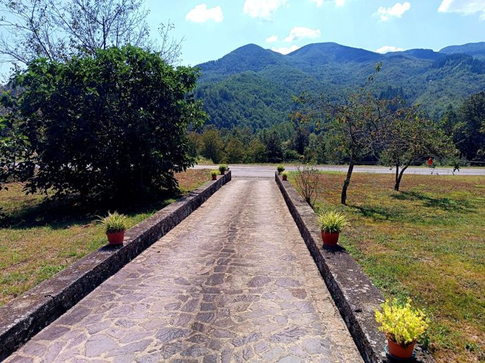 Image No.6-4 Bed House for sale