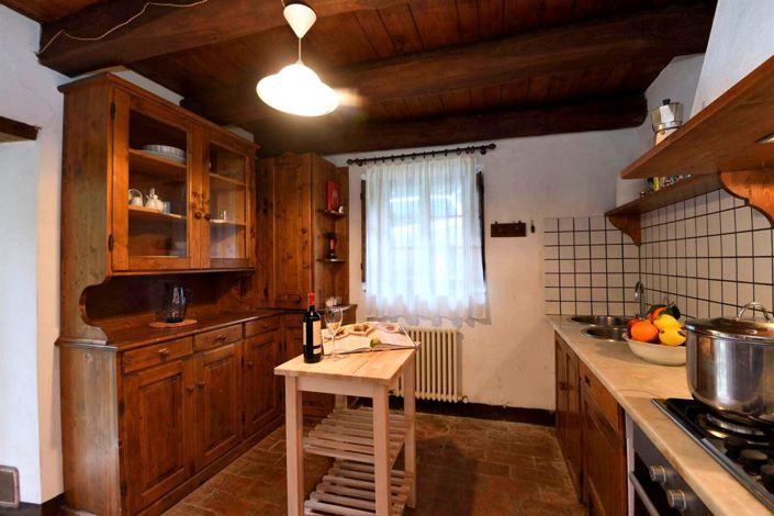 Image No.17-5 Bed Country House for sale