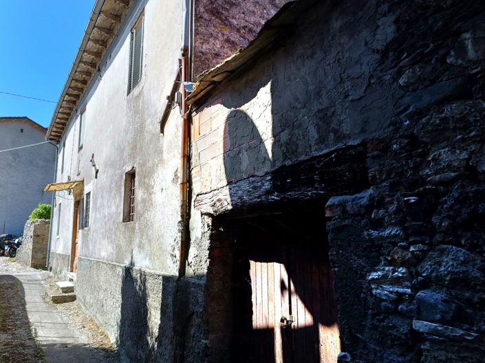 Image No.6-4 Bed House for sale