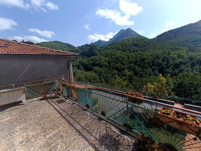 Image No.11-3 Bed House for sale