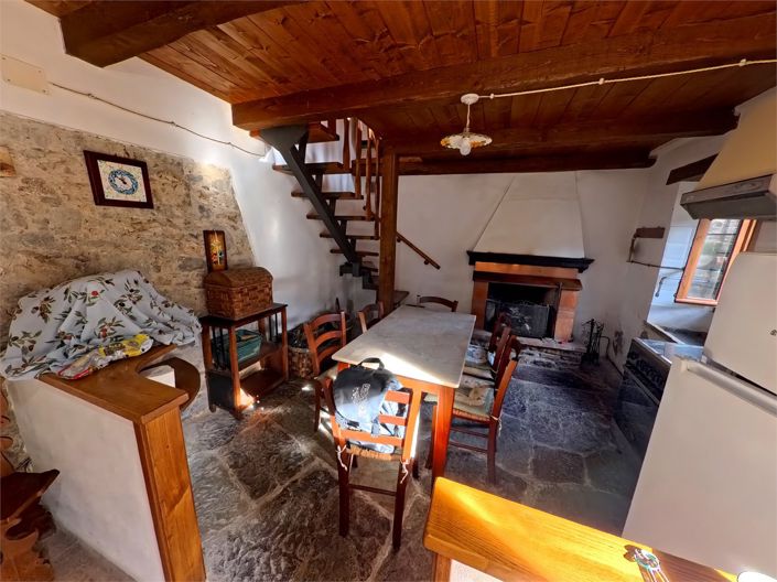 Image No.8-2 Bed House for sale