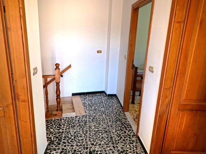 Image No.20-2 Bed House for sale