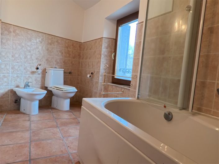 Image No.20-2 Bed Apartment for sale