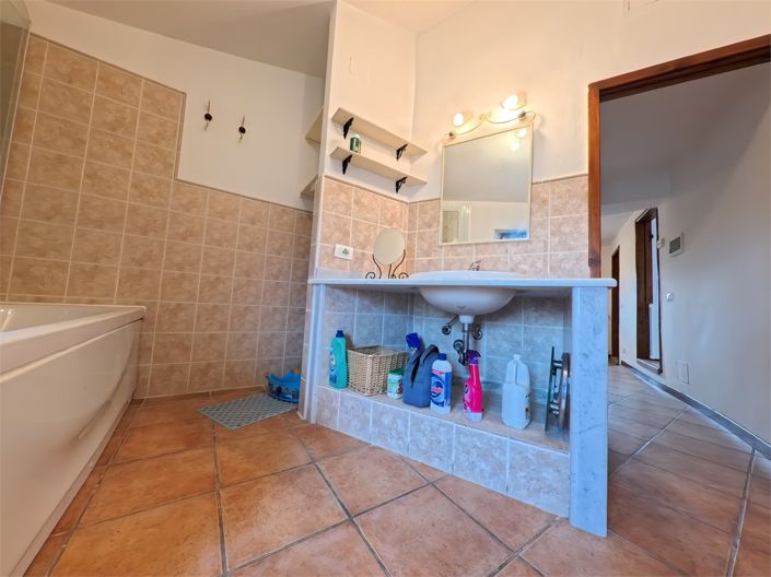 Image No.23-2 Bed Apartment for sale