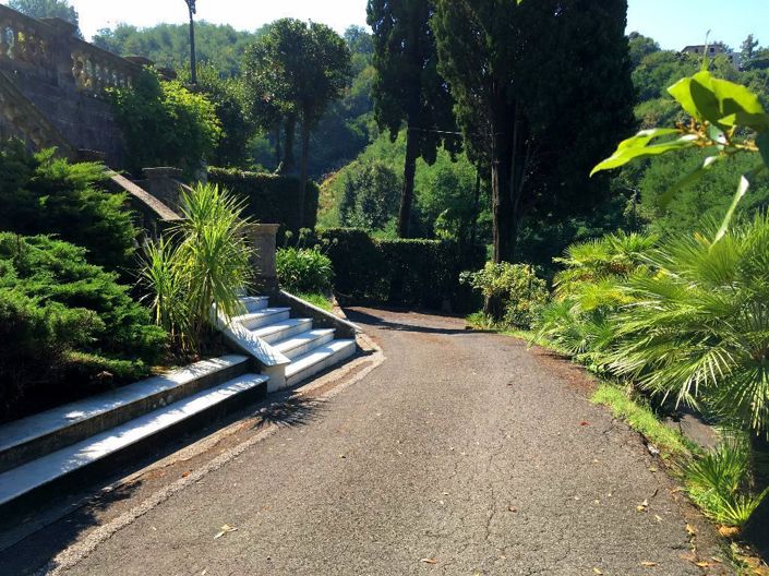 Image No.2-5 Bed House for sale