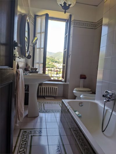 Image No.24-5 Bed House for sale