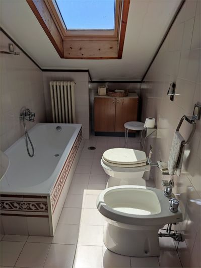 Image No.28-5 Bed House for sale