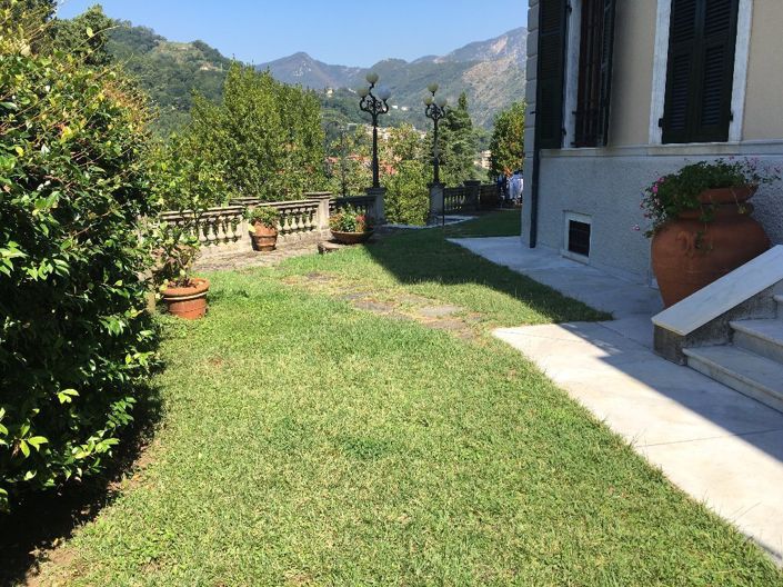 Image No.7-5 Bed House for sale