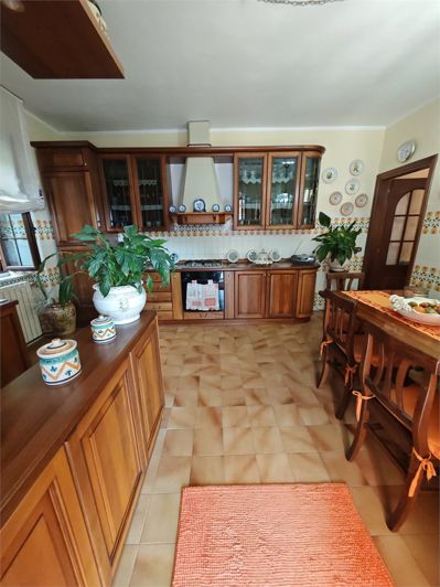 Image No.15-3 Bed House for sale