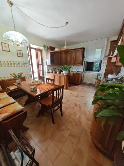 Image No.17-3 Bed House for sale