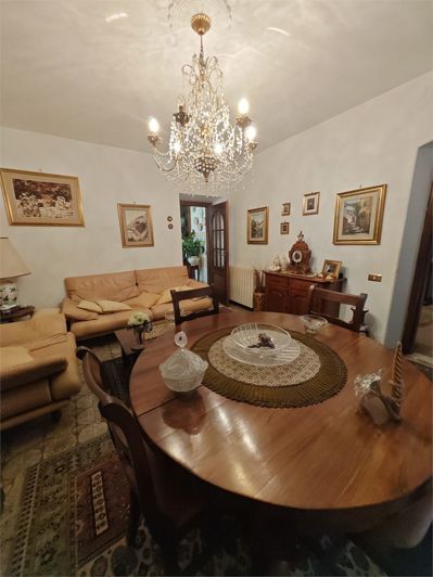 Image No.19-3 Bed House for sale