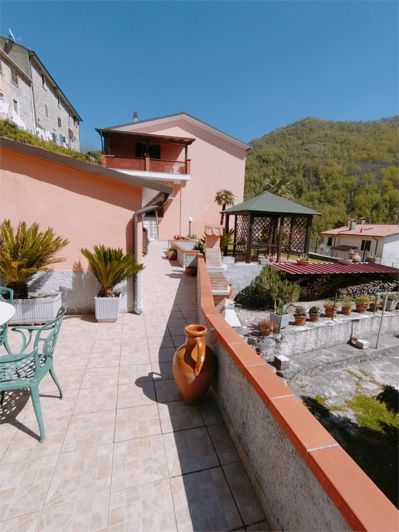 Image No.2-3 Bed House for sale