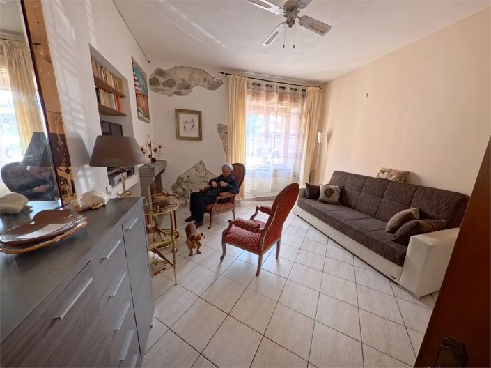 Image No.14-3 Bed House for sale