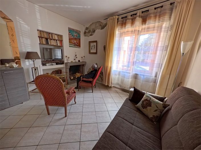 Image No.15-3 Bed House for sale