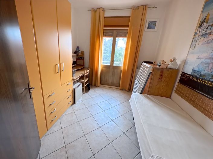 Image No.29-3 Bed House for sale