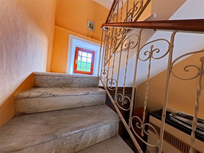 Image No.11-2 Bed House for sale