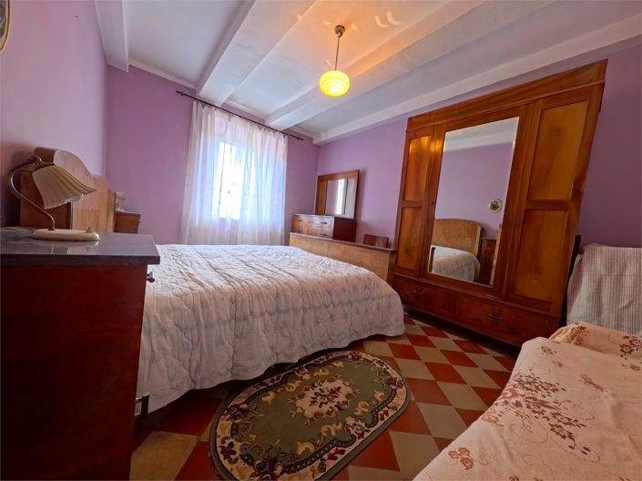 Image No.13-2 Bed House for sale