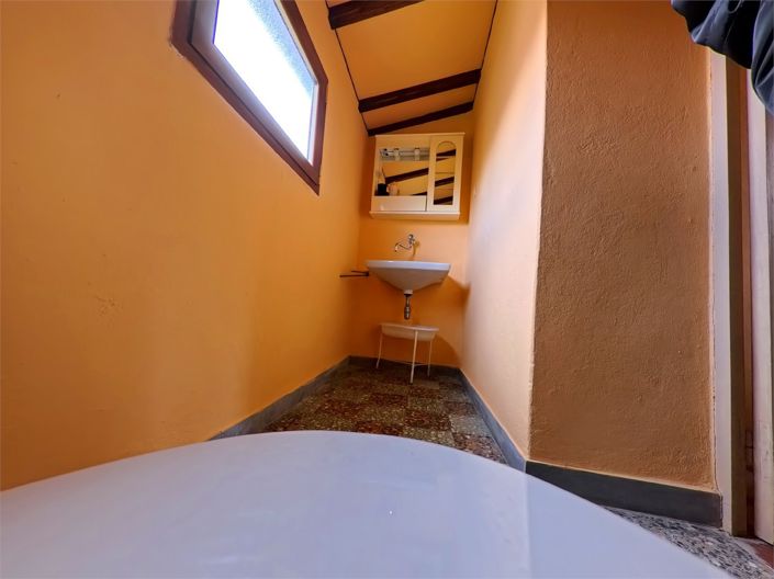 Image No.18-2 Bed House for sale