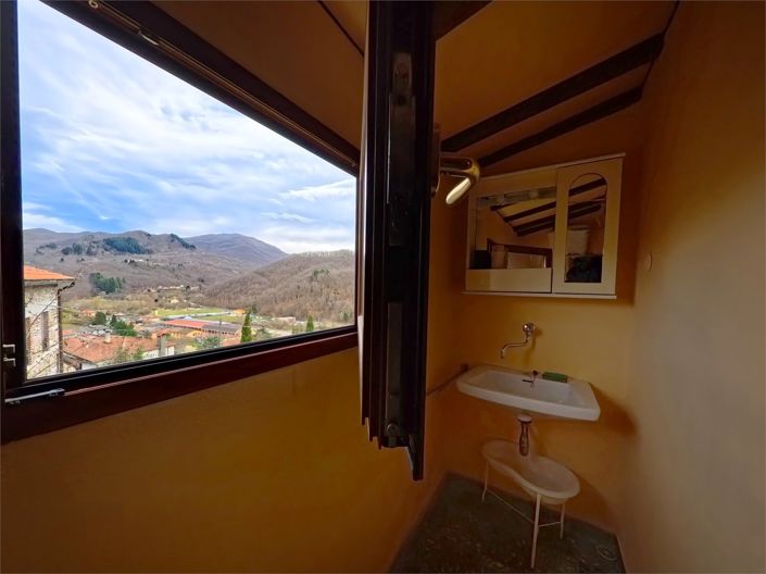 Image No.20-2 Bed House for sale