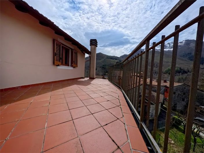 Image No.25-2 Bed House for sale