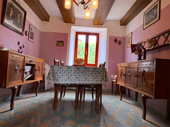 Image No.5-2 Bed House for sale