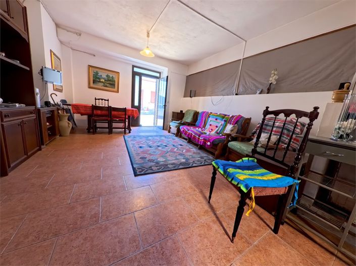 Image No.18-4 Bed House for sale