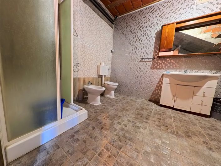 Image No.20-4 Bed House for sale