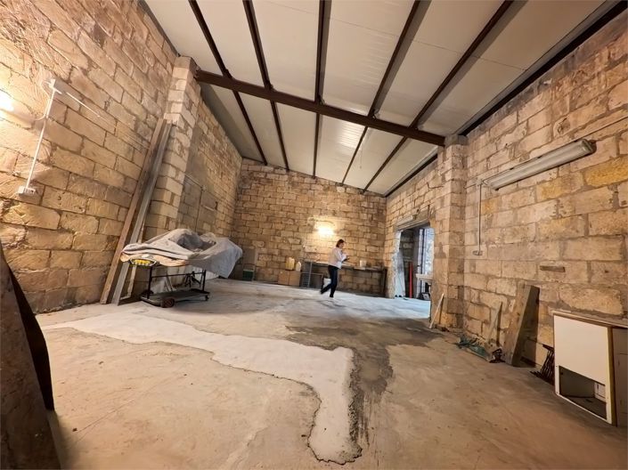 Image No.22-4 Bed House for sale