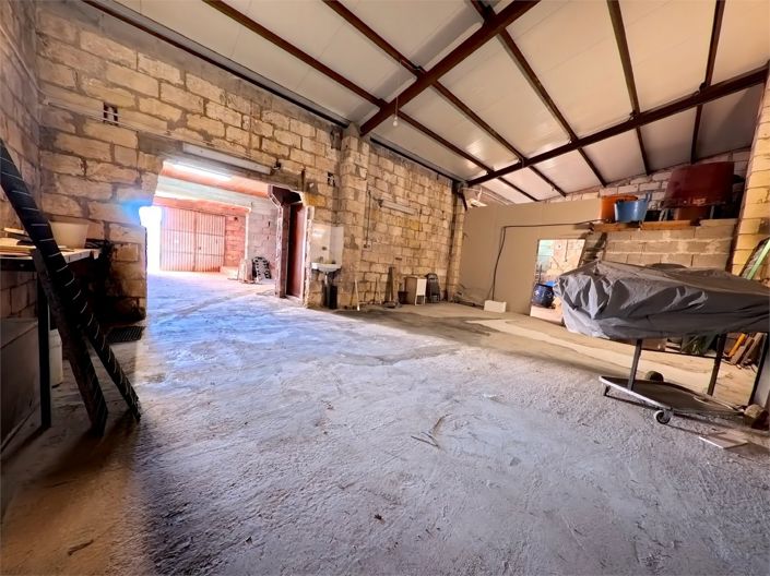 Image No.23-4 Bed House for sale