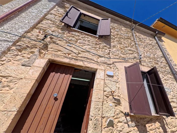 Image No.2-Maison de 3 chambres à vendre à Pozzomaggiore