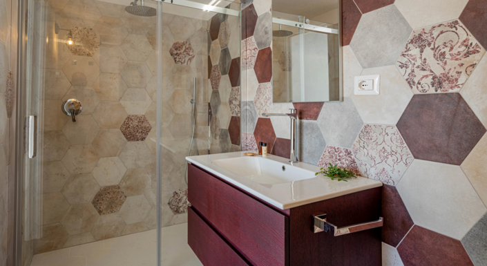 Image No.24-5 Bed House for sale