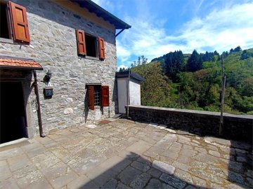 vendita-propriet-semi-indipendente-lucca-rif-
